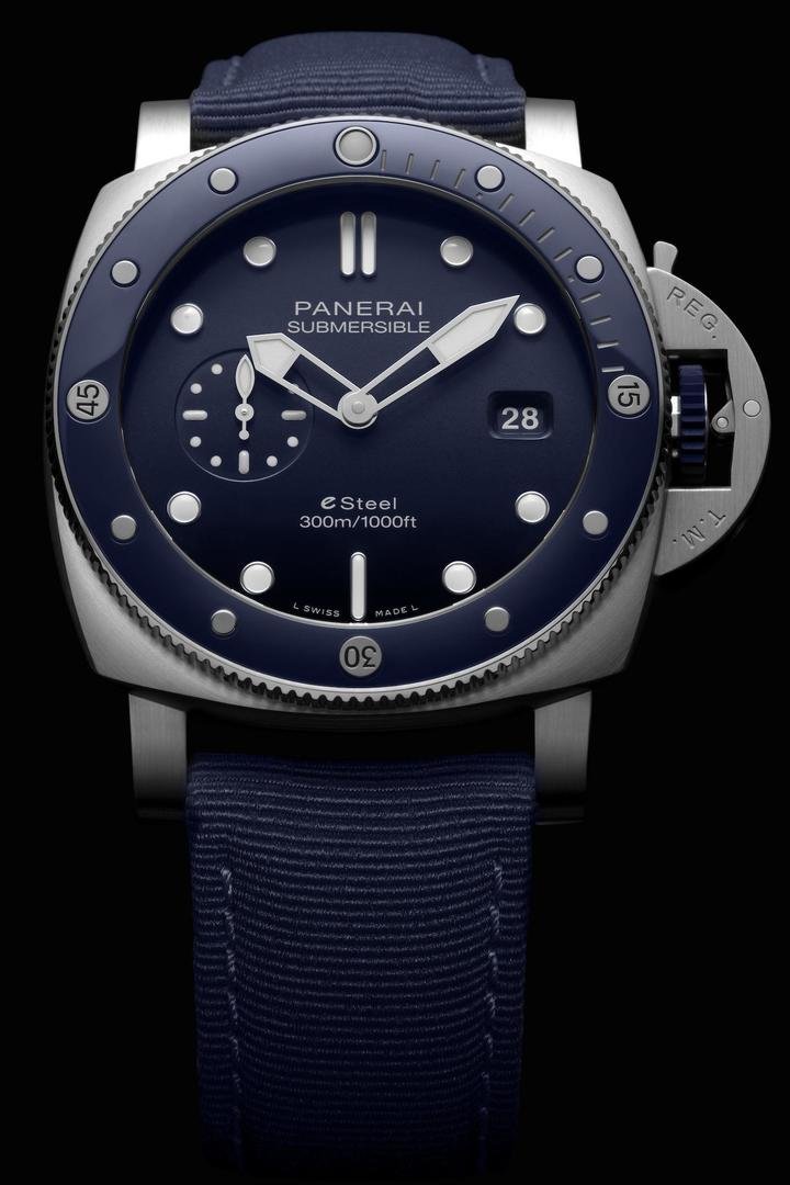 Panerai Submersible QuarantaQuattro eSteel™ 