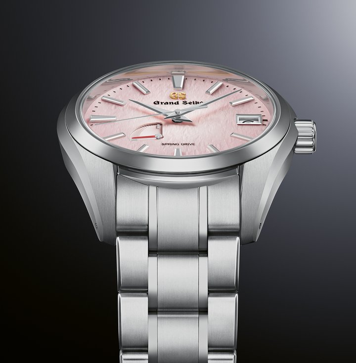 This limited edition marks the 20th anniversary of Grand Seiko's Spring Drive movement, the 9R, introduced in 2004. It also features the famous Snowflake dial, first seen in 2005. The pink gradient echoes the glow of the sun's first rays over the snowy peaks of the Hotaka mountains, visible from Shinshu Watch Studio, where all Grand Seiko Spring Drive watches are made. 