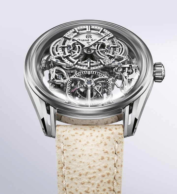 In 2022 Grand Seiko presented its first mechanical complication, the Kodo Constant-force Tourbillon. This revolutionary watch combined a tourbillon and a constant-force mechanism in one unit on a single axis for the first time in horological history. As such, it represented a major milestone in the history of Grand Seiko and was recognised by the international watch community when it was awarded the Chronometry Prize at that year's Grand Prix d'Horlogerie de Genève. Today, the Kodo story unfolds with the introduction of a limited-edition timepiece inspired by daybreak; its design perfectly complements that of the first. 